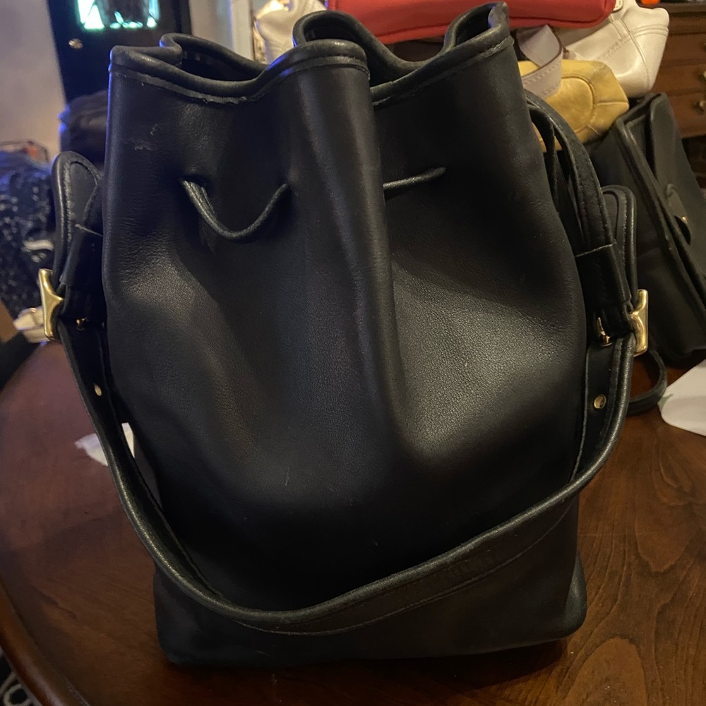 VINTAGE COACH B1D-9165 Black Bucket Bag GREAT CONDITION OVERALL